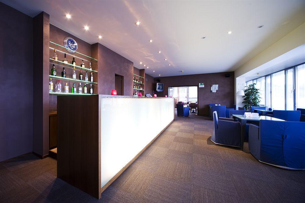 Hotel Sirius Huy Εξωτερικό φωτογραφία