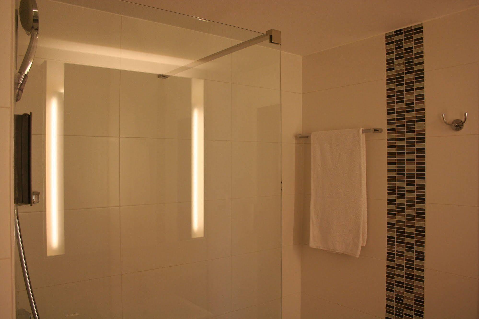 Hotel Sirius Huy Εξωτερικό φωτογραφία