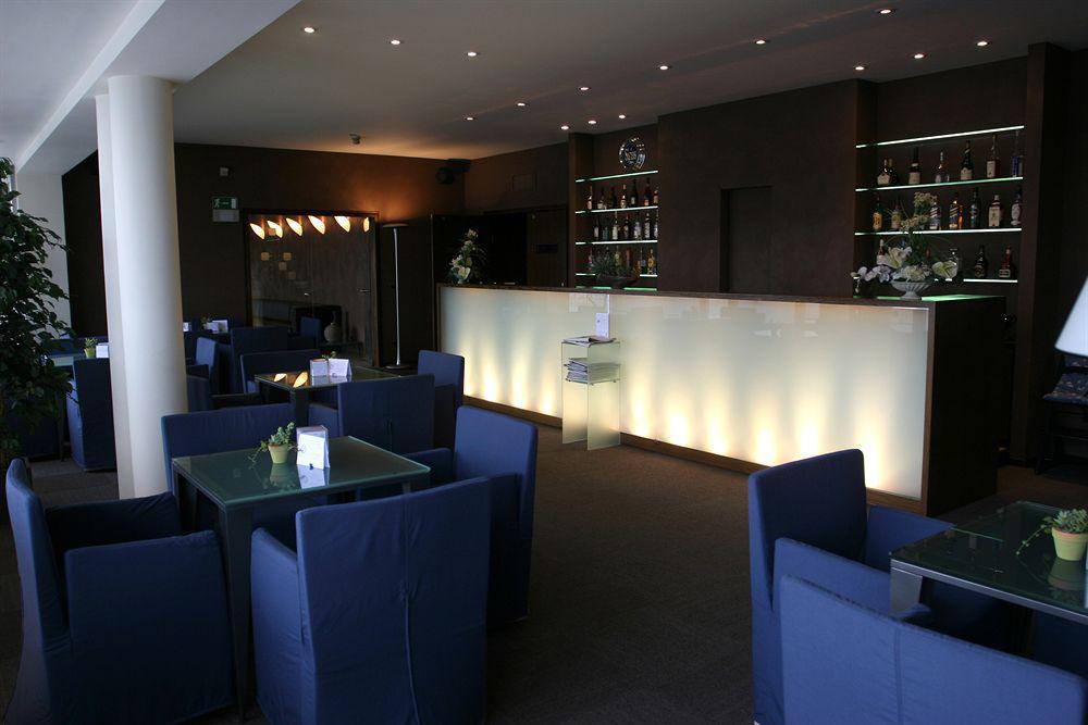 Hotel Sirius Huy Εσωτερικό φωτογραφία